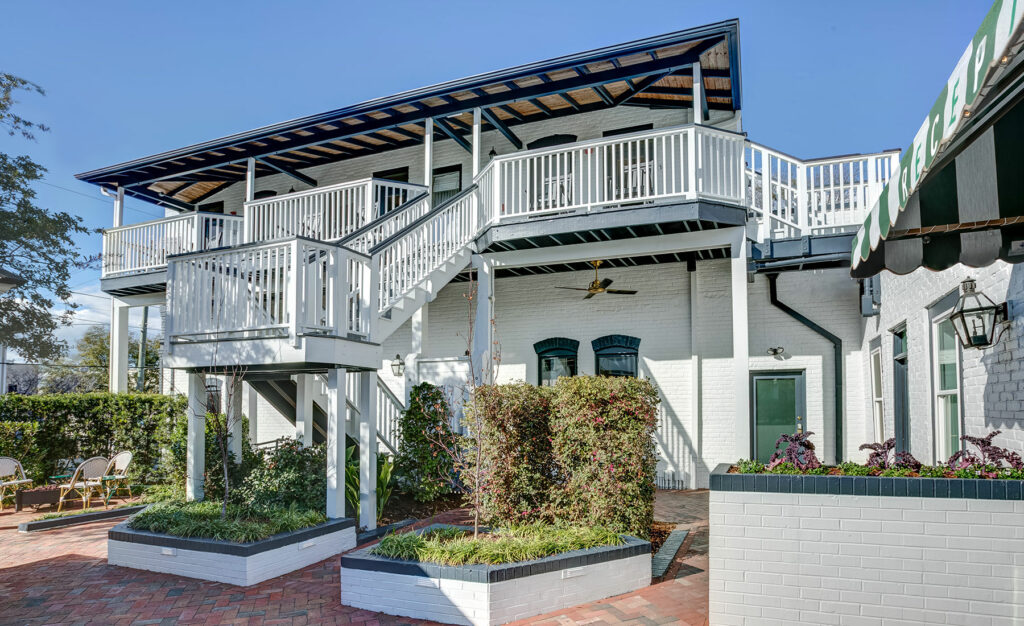 Arrive Hotel - exterior patio view